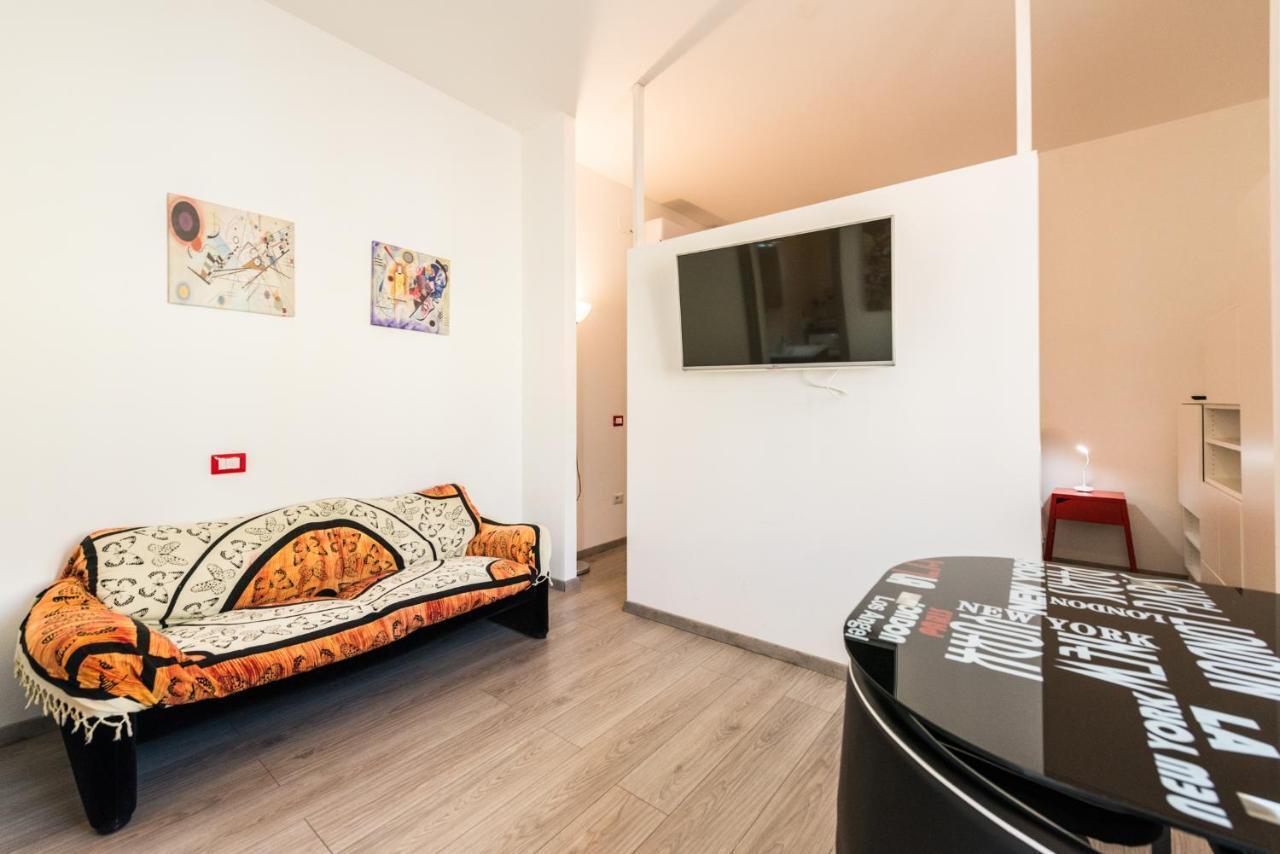 Geco'S Apartment Elmas Esterno foto